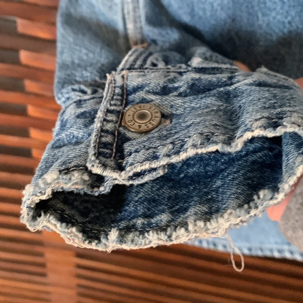 🎉NEW LISTING!🎉Vintage Levi’s shirt/shacket